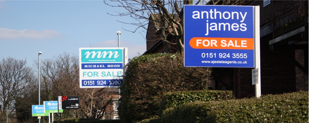 Estate Agent Signfitting
